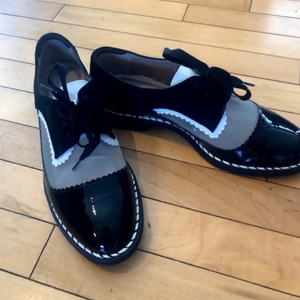 Women Size 41 Beautifeel Black, Ivory and Mesh Lace Up Oxford Never Worn